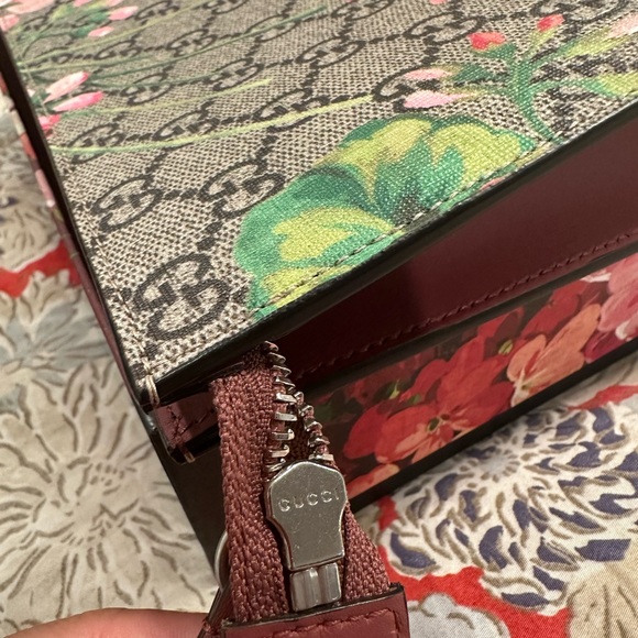 Authent Gucci Bloom Toiletry 26 EUC - Picture 6 of 10